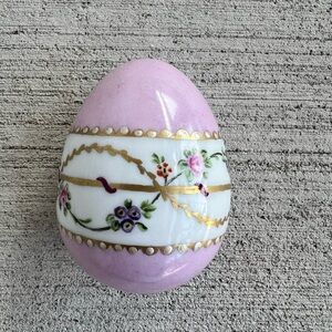 Artist Signed Hand Painted Porcelain Egg – Lenora Lana – 2006